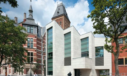 Staff Entrance Building del Rijksmuseum en Amsterdam Diseño exterior de entorno y fachada en piedra Cruz y Ortiz Arquitectos
