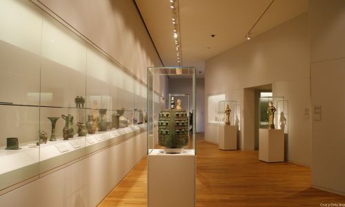 Asian Pavilion de Rijksmuseum en Amsterdam Diseño interior de iluminación y vitrinas Cruz y Ortiz Arquitectos