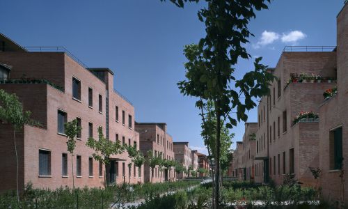 Bloque de Viviendas en Carabanchel Madrid Diseño exterior de los jardines y fachada interior Cruz y Ortiz Arquitectos