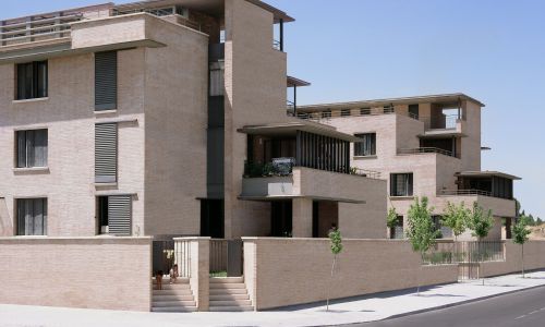 Bloque de Viviendas en Carabanchel Madrid Diseño exterior de las terrazas y accesos Cruz y Ortiz Arquitectos