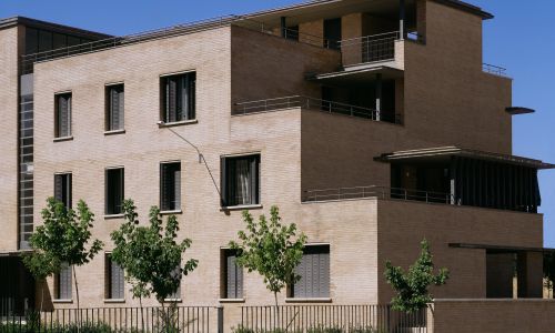 Bloque de Viviendas en Carabanchel Madrid Diseño exterior de terrazas Cruz y Ortiz Arquitectos