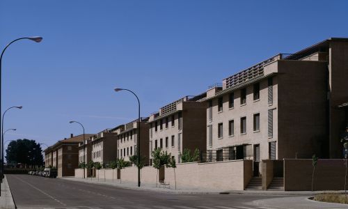 Bloque de Viviendas en Carabanchel Madrid Diseño exterior de fachada de ladrillo visto Cruz y Ortiz Arquitectos