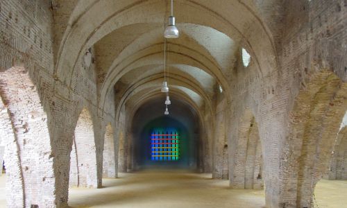 Caixa Forum en Atarazanas de Sevilla Diseño interior de exposiciones de arte de Cruz y Ortiz Arquitectos