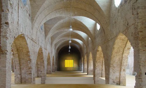 Caixa Forum en Atarazanas de Sevilla Diseño interior de exposiciones de arte de Cruz y Ortiz Arquitectos