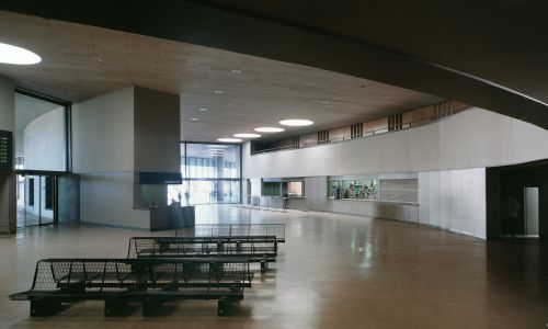 Estacion Autobuses Huelva Design interior hall pasajeros lucernario Cruz y Ortiz