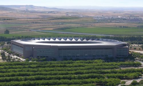 Estadio de la Cartuja en Sevilla Diseño del exterior aerea cubierta hotel y Oficinas Cruz y Ortiz Arquitectos