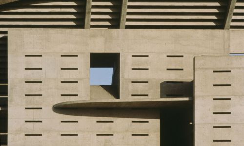 Peineta Estadio Atletismo Madrid Diseño exterior detalle balcon hormigon Cruz y Ortiz Arquitectos