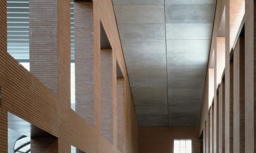 Estación de Santa Justa Diseño del interior de las galerias y oficinas Cruz y Ortiz Arquitectos