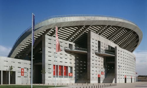Peineta Estadio Atletismo Madrid Diseño exterior perfil voladizo entrada Cruz y Ortiz Arquitectos