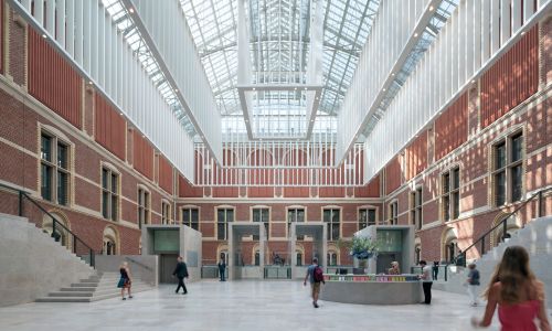 The Rijksmuseum Main Building Amsterdam Diseño interior del patio de museo y punto de información para visitantes Cruz y Ortiz Arquitectos