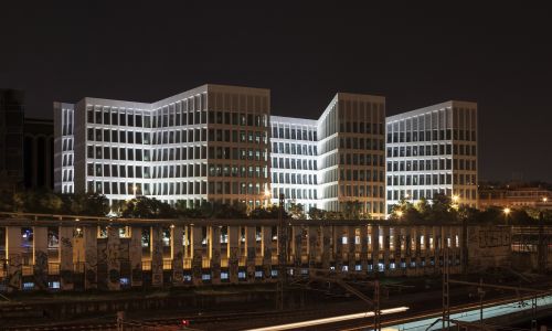 Oficinas-Consejerias-Junta-Andalucia-Sevilla_Design-exterior-hormigon-ventanas 3-iluminacion_Cruz-y-Ortiz_PPE_034-X