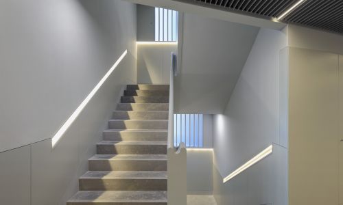 Oficinas-Consejerias-Junta-Andalucia-Sevilla_Design-interior-escalera-iluminacion_Cruz-y-Ortiz-Arquitectos_PPE_139-X