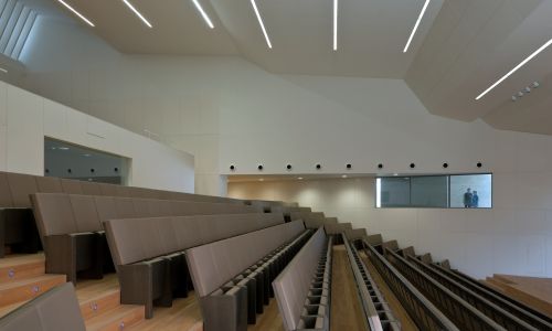 Edificio-central-campus-ciencias-salud-UGR-Granada_Design-interior-auditorio-iluminacion_Cruz-y-Ortiz-Arquitectos_DMA_64-X