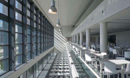 Edificio-central-campus-ciencias-salud-UGR-Granada_Design-interior-cafeteria-restaurante_Cruz-y-Ortiz-Arquitectos_DMA_72-X