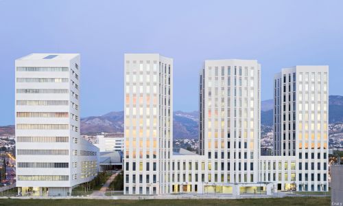 Facultad-Medicina-Campus-salud-Universidad-UGR-Granada_Design-exterior-torres-fachada-hormigon-paisajismo_Cruz-y-Ortiz_JCA_02