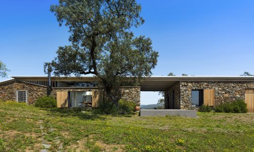 Refugio-vivienda-Sierra-Norte-Huelva_Design-exterior-mamposteria-piedra-paisaje_Cruz-y-Ortiz-Arquitectos_FWO_07-X