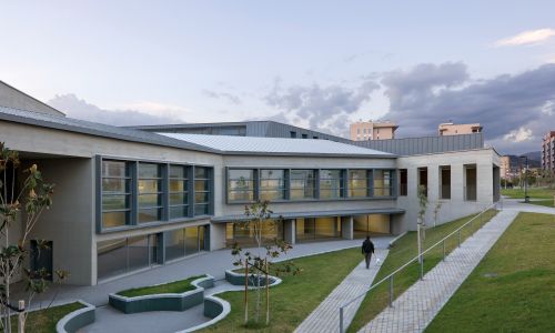 Ordenacion-Campus-Ciencias-Salud-Granada_Design-edificio-central-grada-banco_Cruz-y-Ortiz-Arquitectos_DMA_15