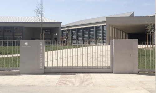 Ordenacion-Campus-Ciencias-Salud-Granada_Design-urbanizacion-detalle-cerramiento-acceso_Cruz-y-Ortiz-Arquitectos_CYO_20-X