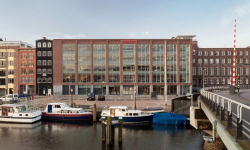 Oficinas-Centrales-Oracle-Nieuwevaart_Design-exterior-fachada-ladrillo-headquarters_Cruz-y-Ortiz-Arquitectos_EHU_18b